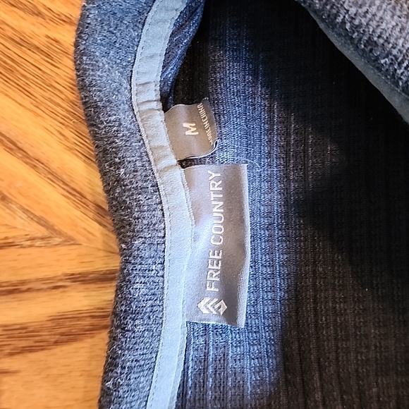 Free Country pullover - Picture 2 of 7